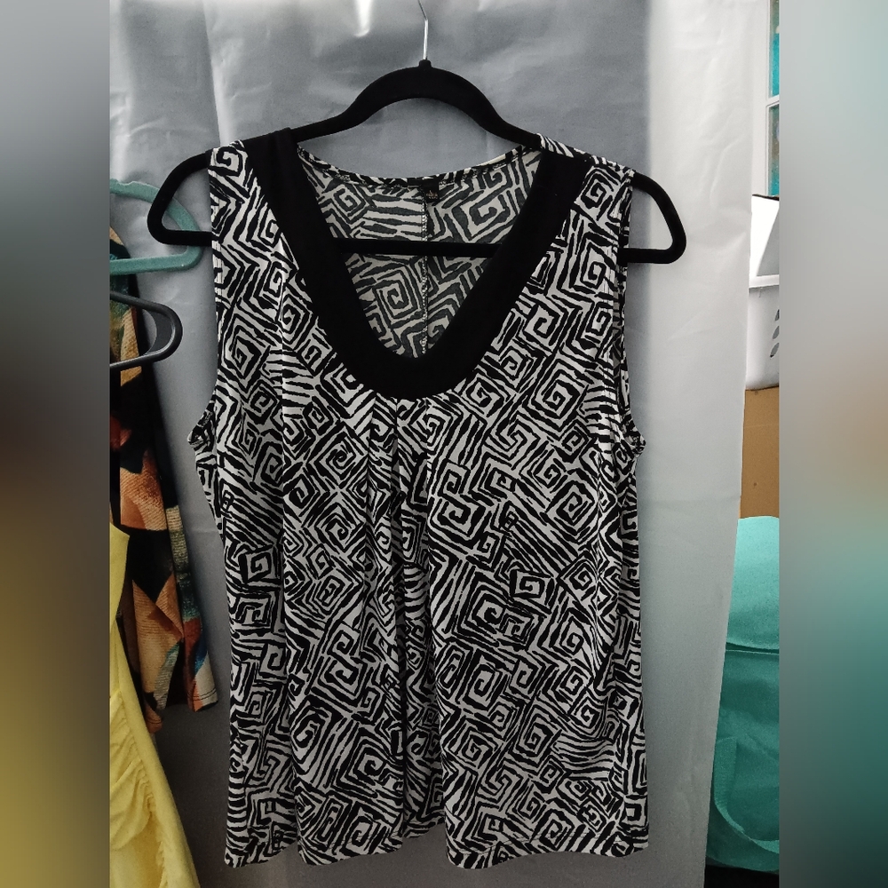 Black and White Geometric Pattern Dress
